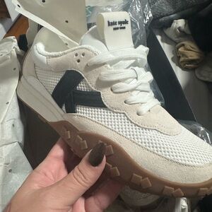 Kate Spade Cream and Black Women's Sneakers